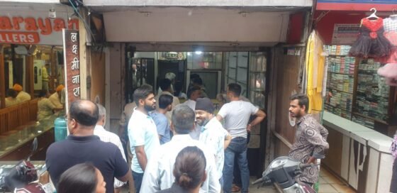 झंडा बाज़ार में पिंकी ज्वैलर्स की दुकान में चोरी, 2.5 लाख की नगदी पर हाथ साफ