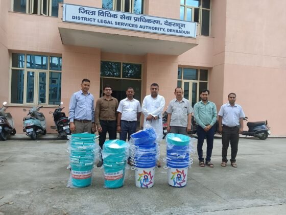 स्वच्छ भारत स्वस्थ भारत अभियान के अंतर्गत देहरादून में भव्य सफाई ड्राइव, पंकज मैसोंन ने दिए 100 डस्टबिन